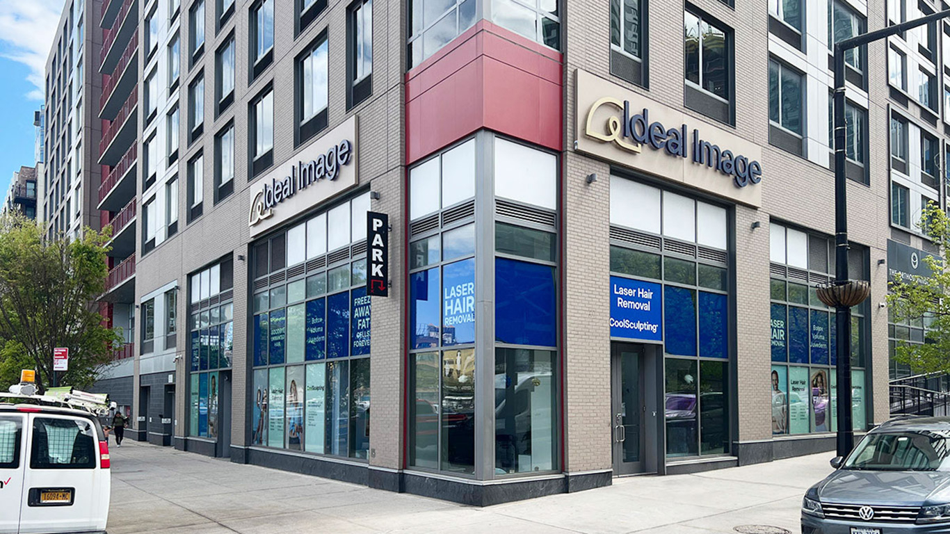 22-09 Queens Plaza N, Long Island City, NY 11101, 