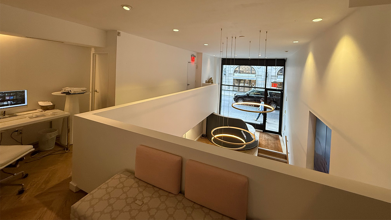 223 E 59th St, New York, NY 10022, USA