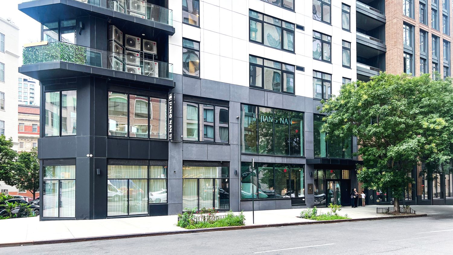 27-19 Thomson Ave, Long Island City, NY 11101, USA