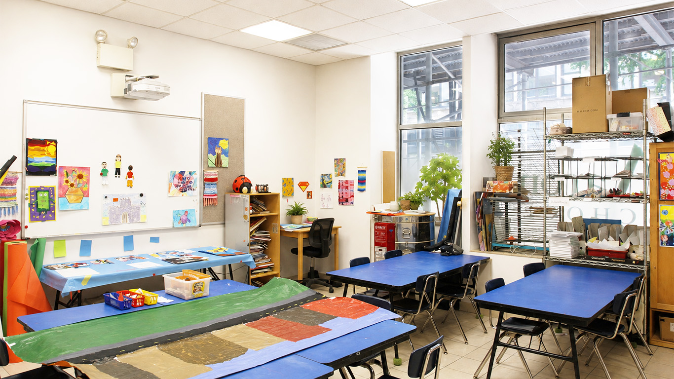309 East 45th Street, New York, NY 10017, USA